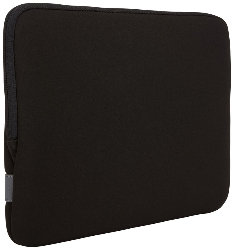 حقيبة كيس لوجيك ريفليكت سليف سوداء اللون لجهاز ماك بوك بمقاس 13 بوصة