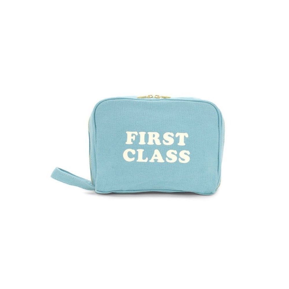 حقيبة مستلزمات الحمام للعطلات بتصميم First Class