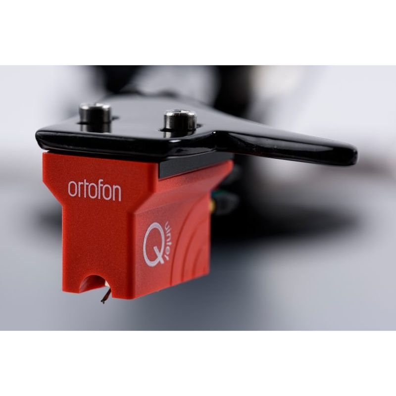 Pro-Ject Classic SB Superpack Belt-Drive Turntable with Ortofon Quintet Red - Walnut