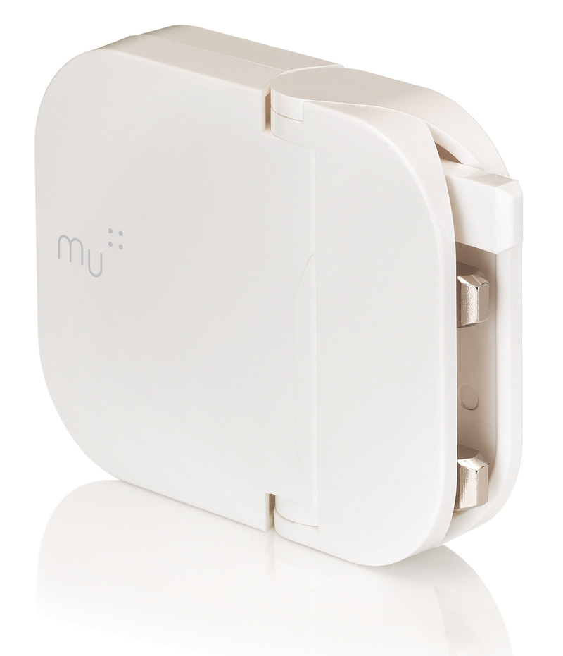 Made In Min Mu 2.4A White Worldwide Traveller Charger