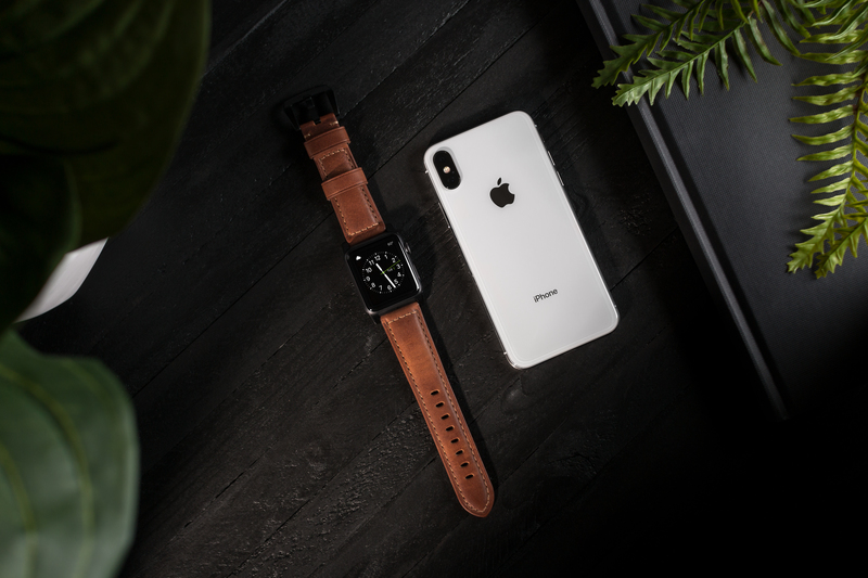 Nomad Traditional Strap Rust Brown with Black Lugs for Apple Watch 42mm (Compatible with Apple Watch 42/44/45mm)